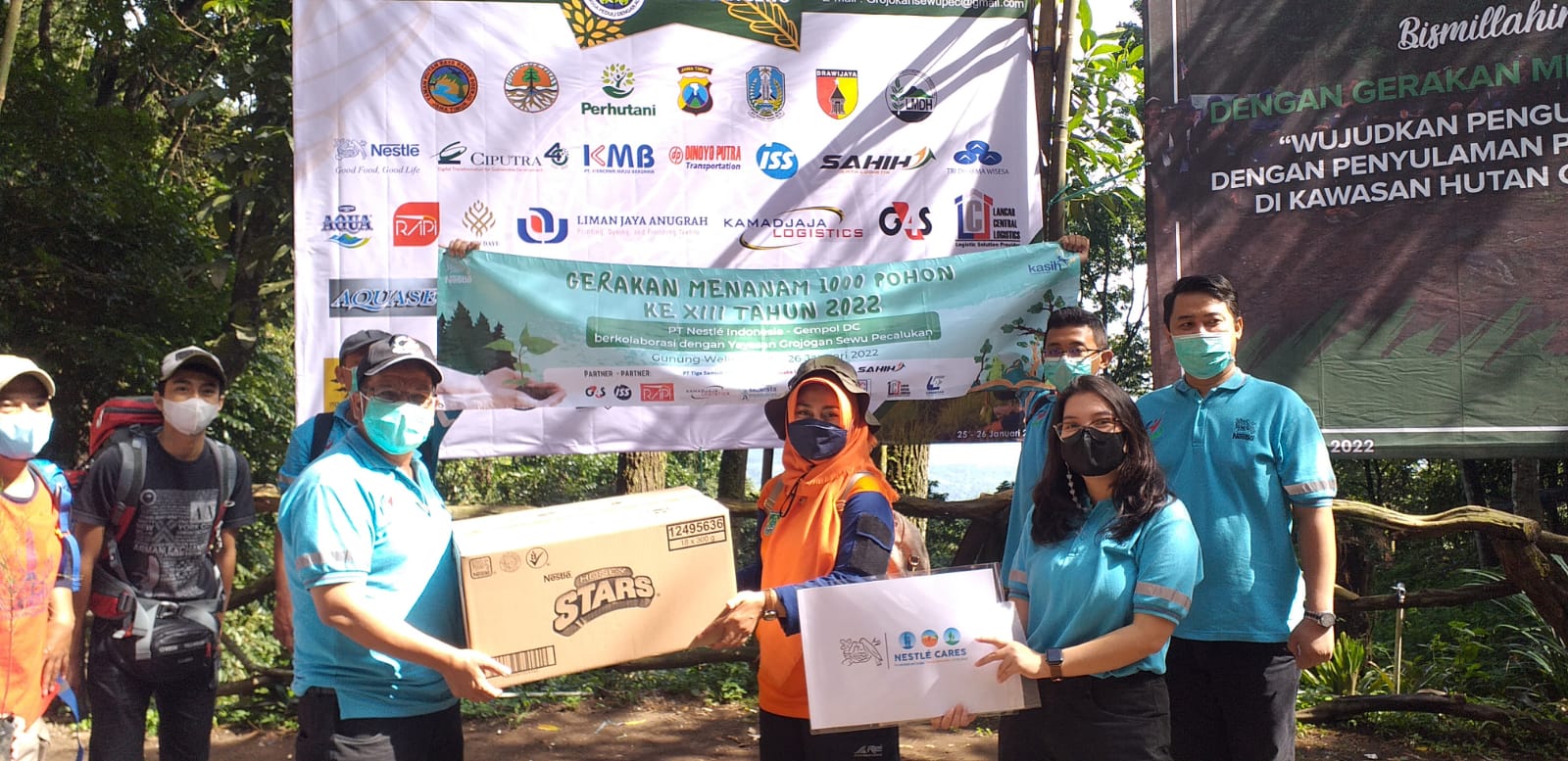 Penyerahan Bantuan Perusahaan untuk Kegiatan Penanaman 1000 Pohon bersama Yayasan Grojogan Sewu